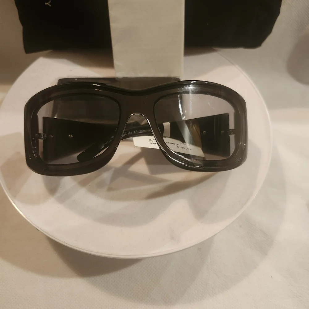 GIVENCHY GV40033U Oval Mask Sunglasses In Shiny Black/Smoke - Picture 6 of 10